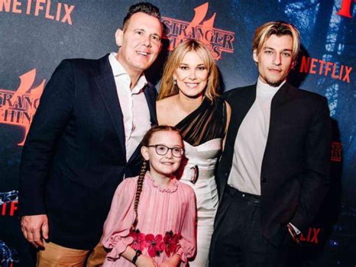 
Meet Bobby Green Parents And Brother: Who Are His Father Mitchell Davis And Mother Connie Scott? 