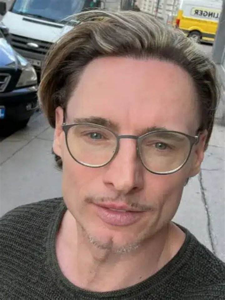 Robert Skov Height, Weight, Net Worth, Age, Birthday, Wikipedia, Who, Instagram, Biography